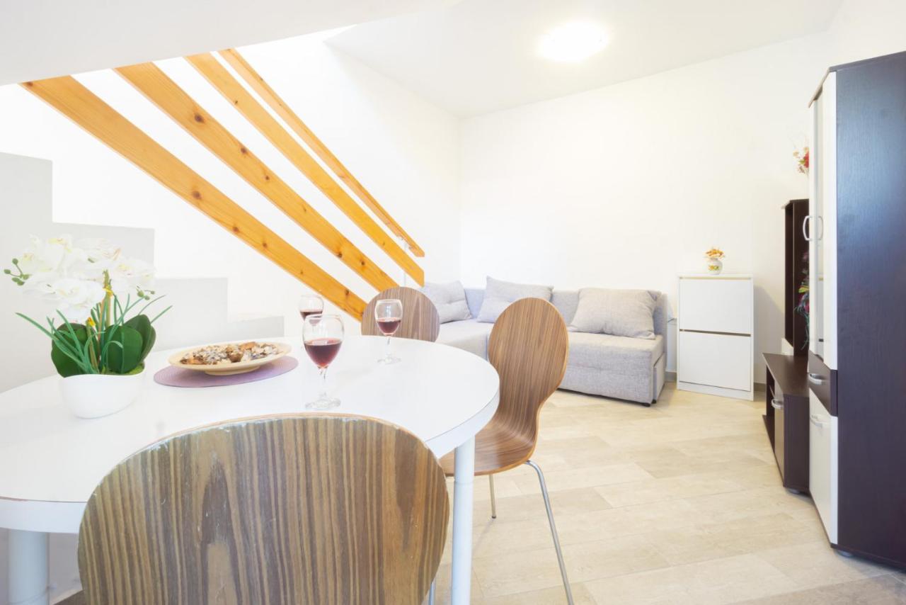 Appartamento Kob Orog Good Location With Sea Views And Modern Decor Metajna Esterno foto